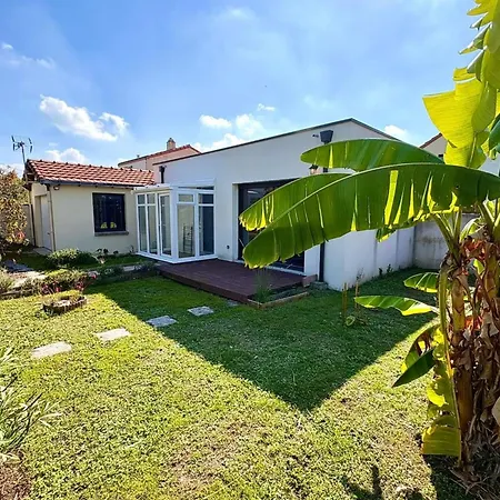 Bright House With Garden Сasa de vacaciones