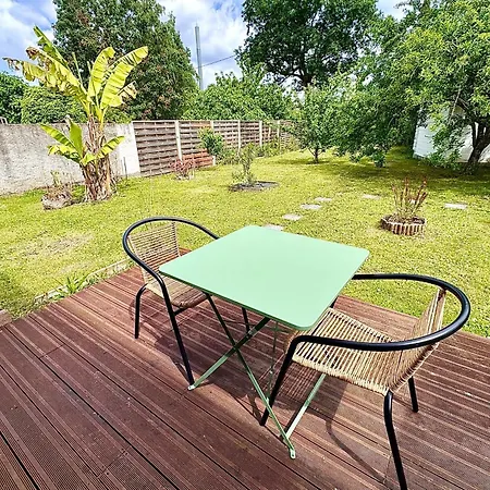 Bright House With Garden Дом отдыха Сен-Себастьян-Сюр-Луар