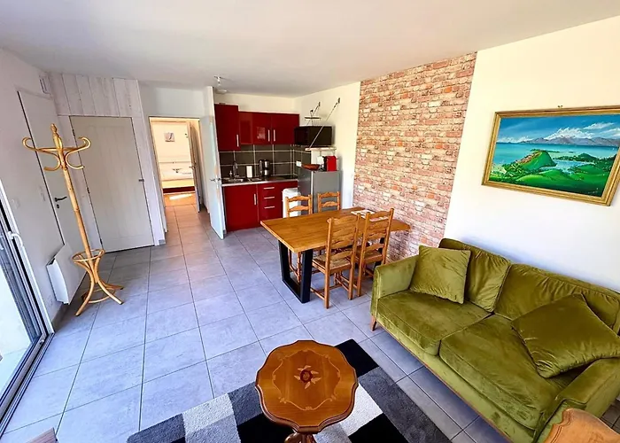 Bright House With Garden *