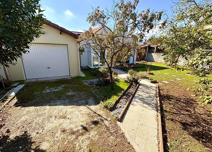 Bright House With Garden 펜션 Saint-Sébastien-sur-Loire